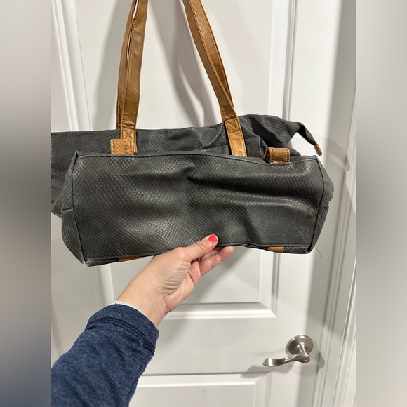 Roxy Large Gray Purse - Picture 7 of 12